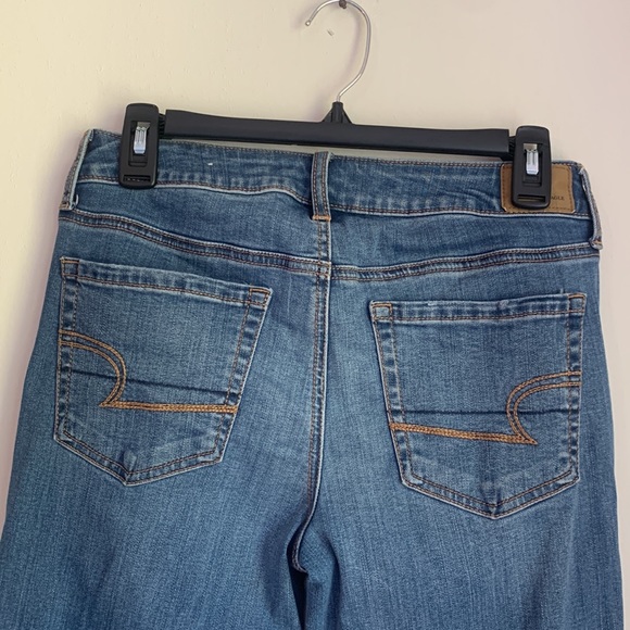 American Eagle Outfitters Denim - Like New Woman’s size 8 SHORT American Eagle Jeans